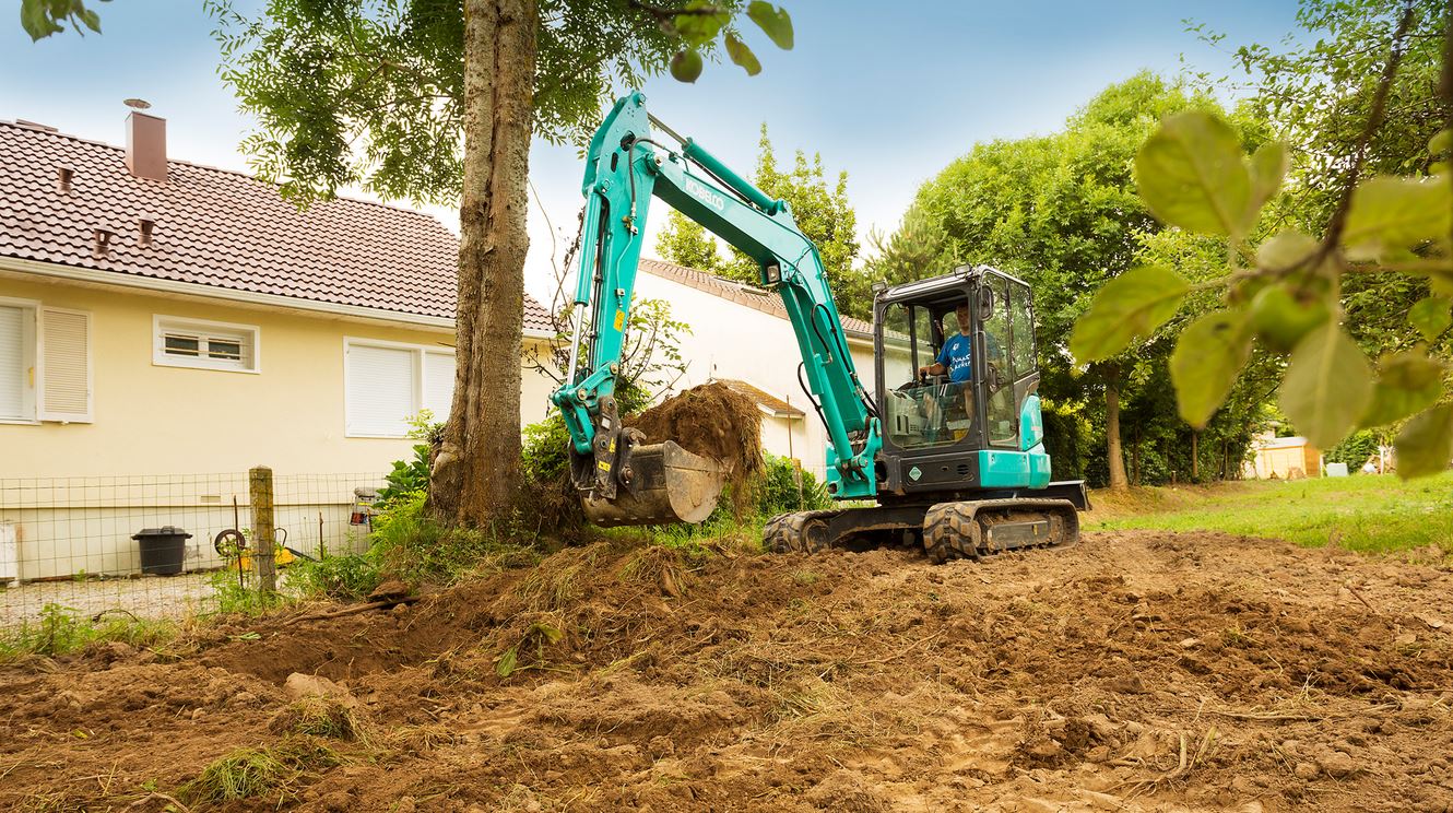 Why Small Diggers are Perfect for Gardening and Renovations